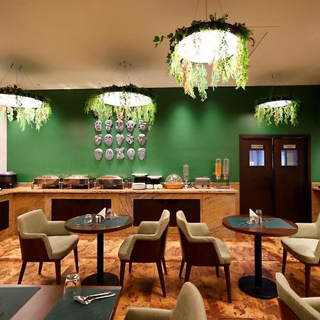 Quality Inn City Centre Varanasi Bagian luar foto