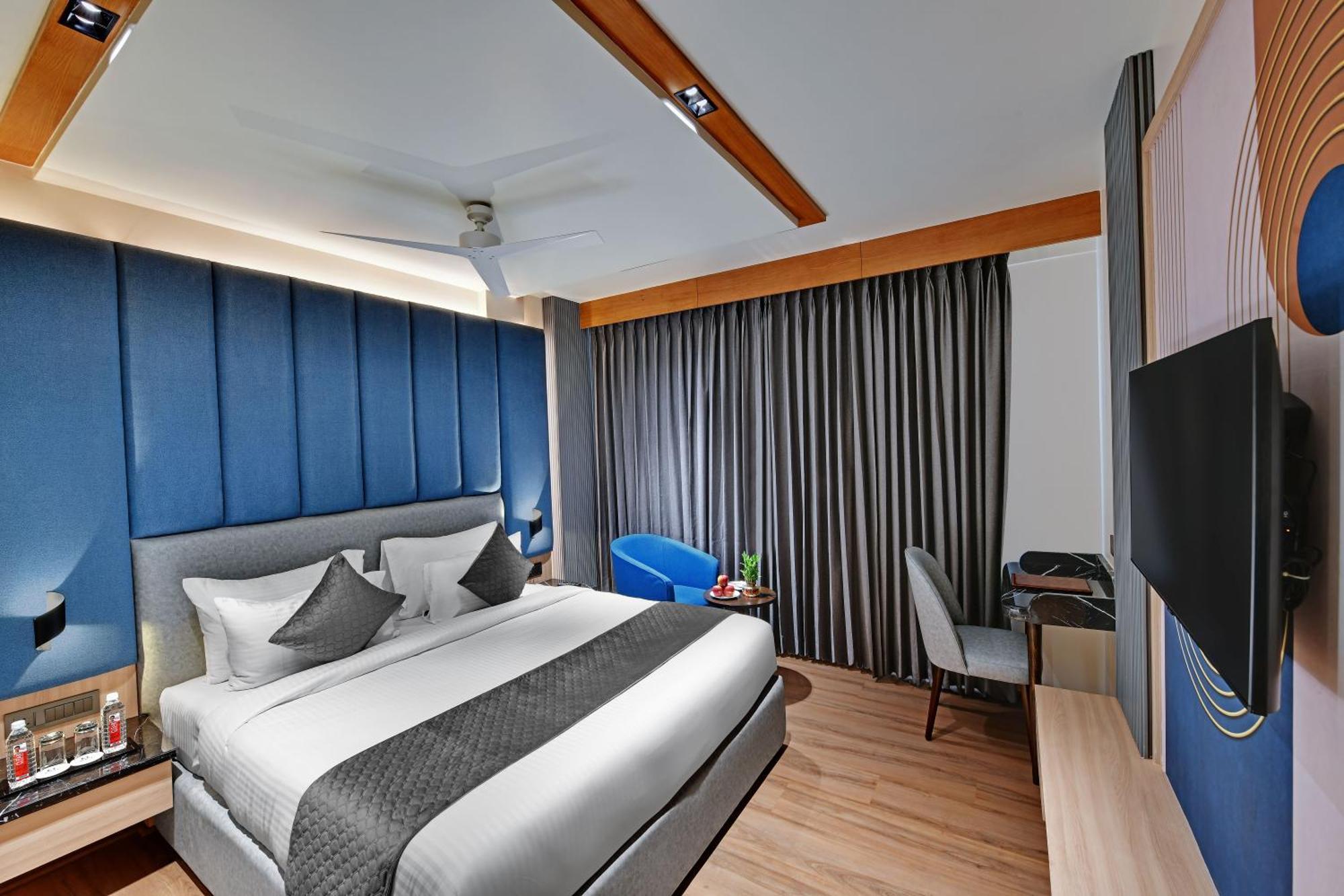 Quality Inn City Centre Varanasi Bagian luar foto